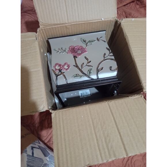 Popular Larrisa Rose Flower Embroidery Design Tissue Box Rose Gold - Picture 2 of 4